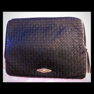 Elliott Luca Leather Pouch